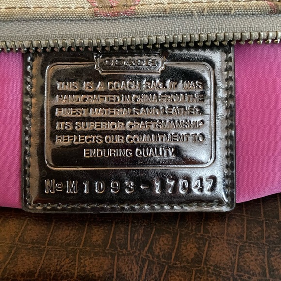 Coach purse over shoulder - Picture 12 of 12